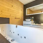 Wood - De Prestige En Ardennes - 10 Personnes - Sauna, Jacuzzi, Piscine Et Billard Tenneville