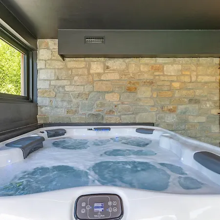 Ferienhaus Wood - De Prestige En Ardennes - 10 Personnes - Sauna, Jacuzzi, Piscine Et Billard *