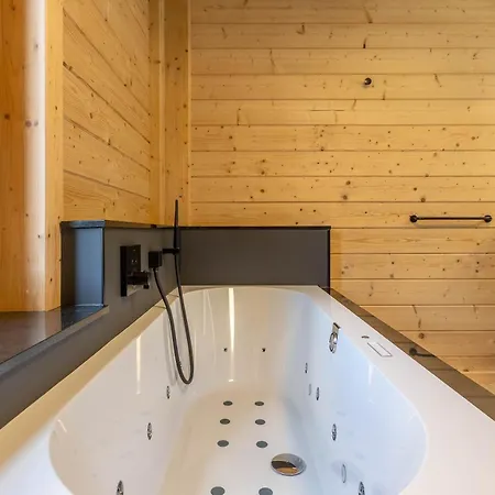 Tatil Evi Wood - De Prestige En Ardennes - 10 Personnes - Sauna, Jacuzzi, Piscine Et Billard Tenneville