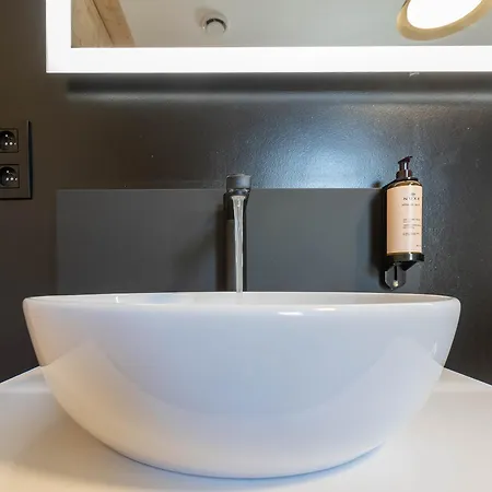 Wood - De Prestige En Ardennes - 10 Personnes - Sauna, Jacuzzi, Piscine Et Billard *