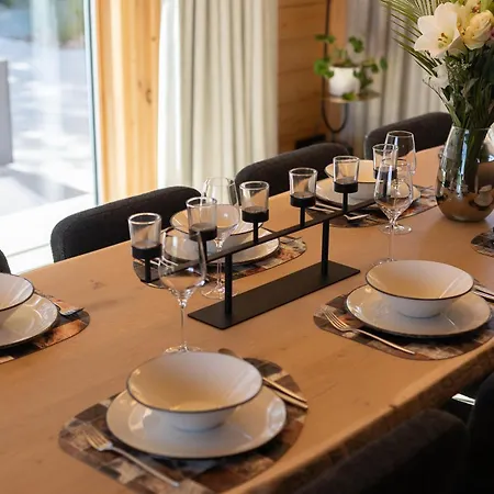 Wood - De Prestige En Ardennes - 10 Personnes - Sauna, Jacuzzi, Piscine Et Billard Tenneville